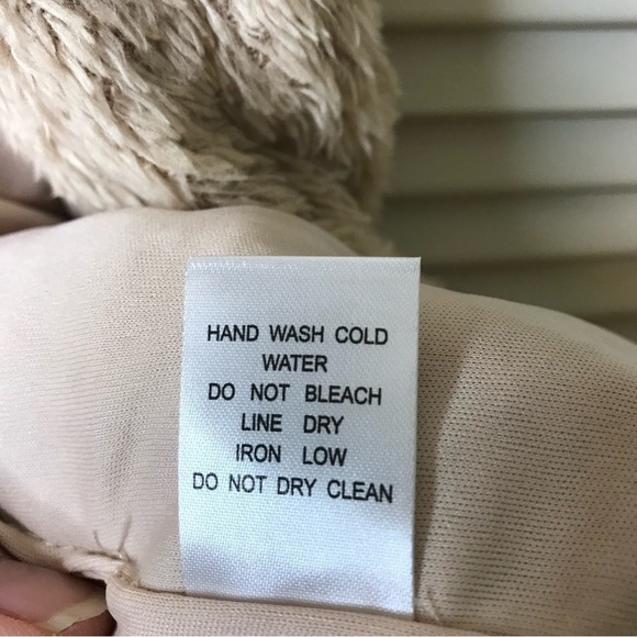 FAVLUX Fashion Women's Size 1X Janina Tan Fuzzy Fleece Open Hooded Vest‎ Pockets - Picture 7 of 7